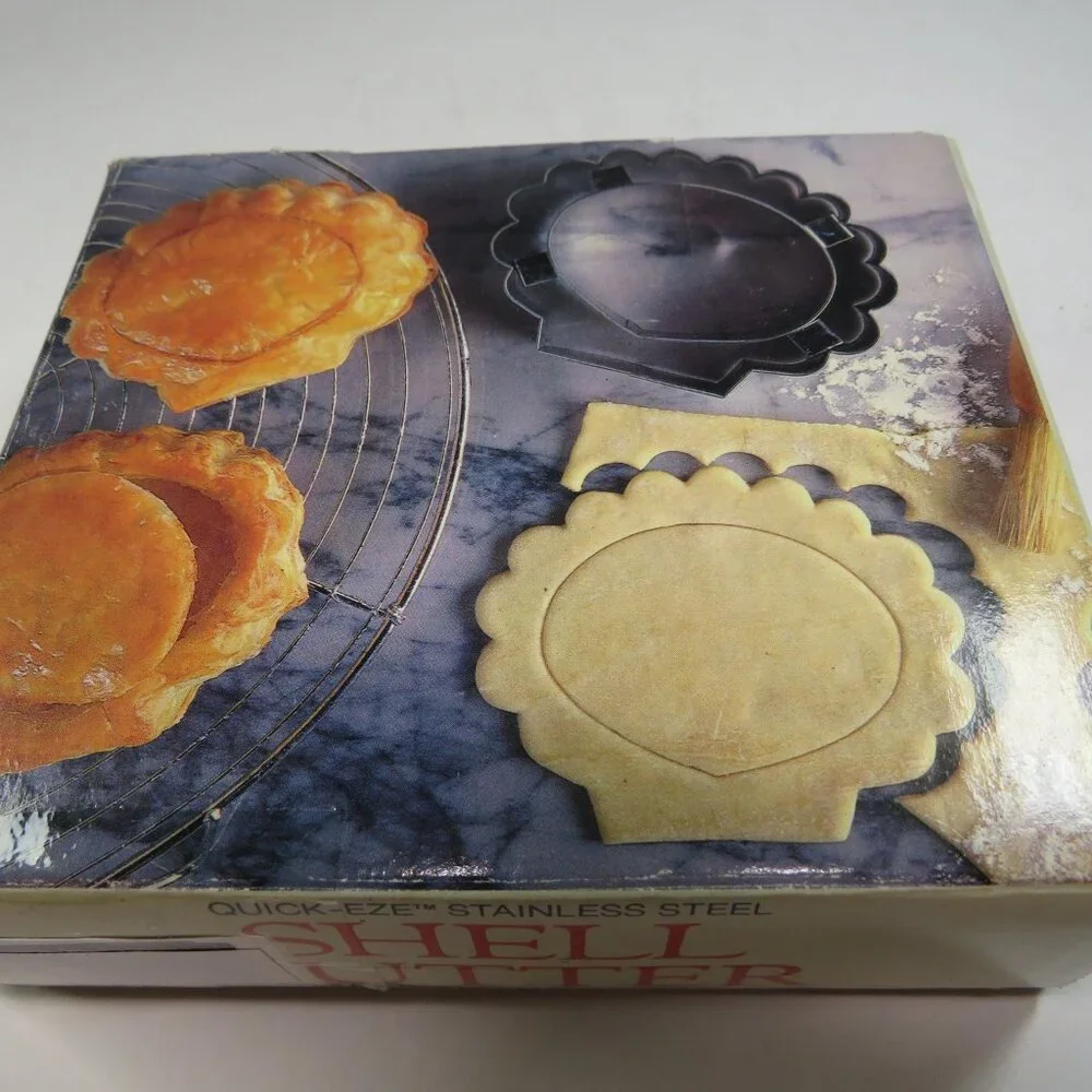 Mini Puff Pastry SEASHELL Shape Cutter w original box stainless steel METAL